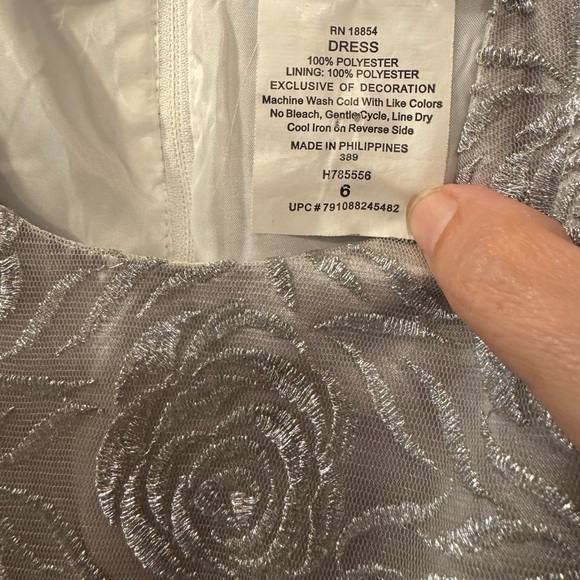 Rare Editions girls dress, size 6 w pearls, silver - Picture 5 of 6